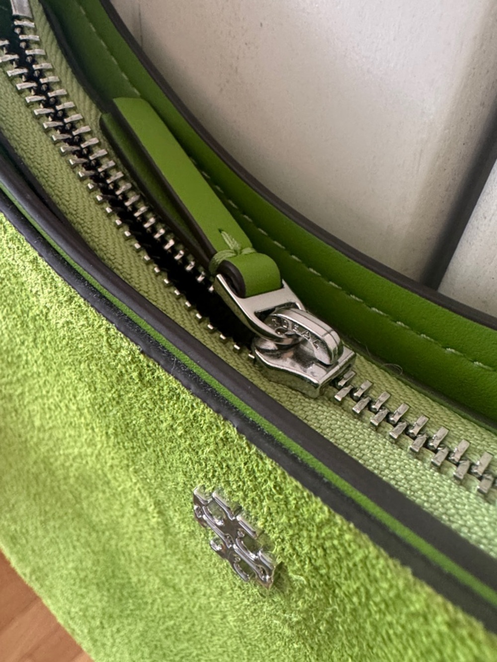 Tory Burch Grass Green Shoulder Bag - Picture 7 of 16